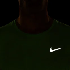 Nike Dri-fit Run Division Shirt -Hardlopen Gerelateerd nike dri fit run division shirt 2000x2000 225979