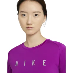 Nike Miler Run Division Shirt -Hardlopen Gerelateerd nike miler run division shirt 2000x2000 179490